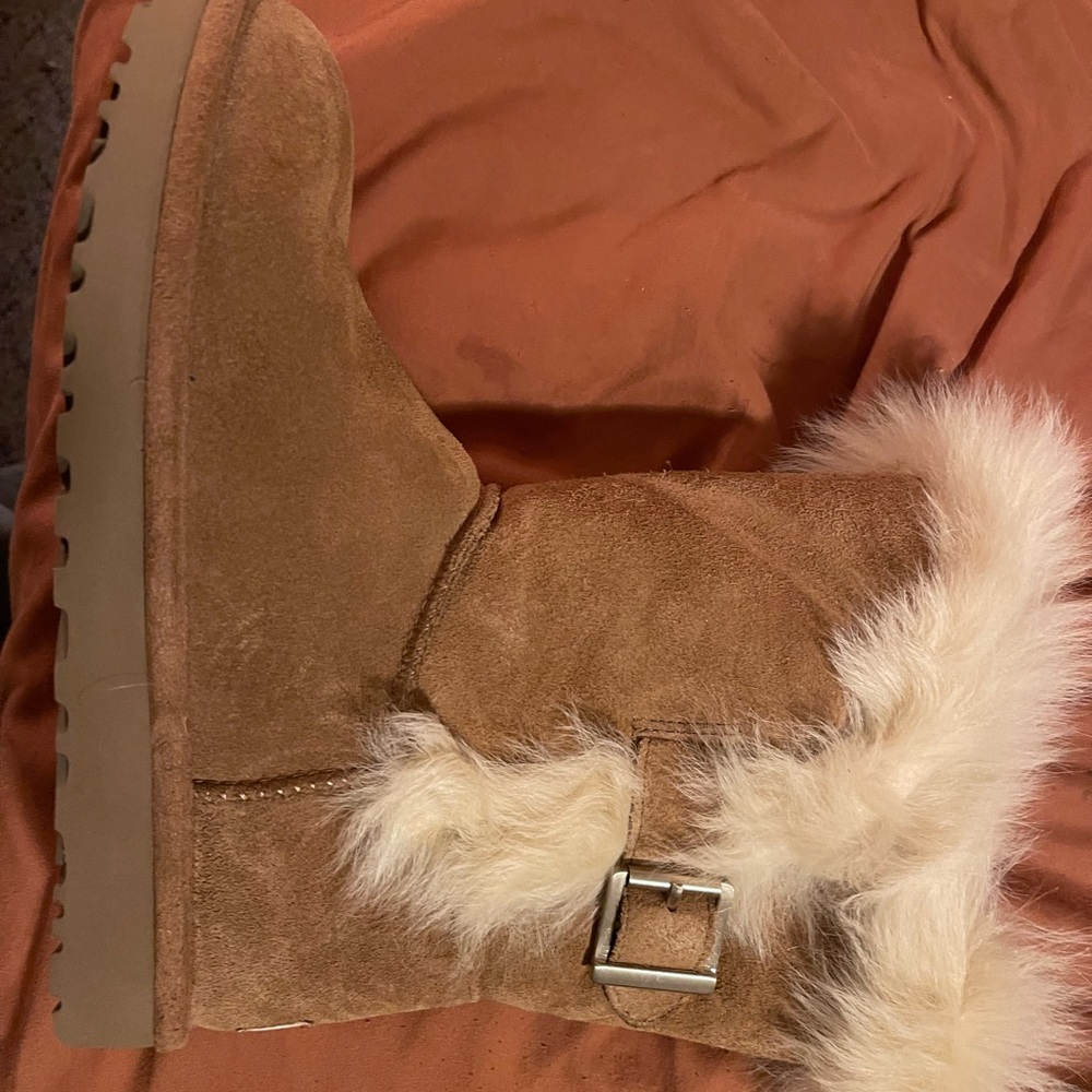 UGG boots size 8 tan